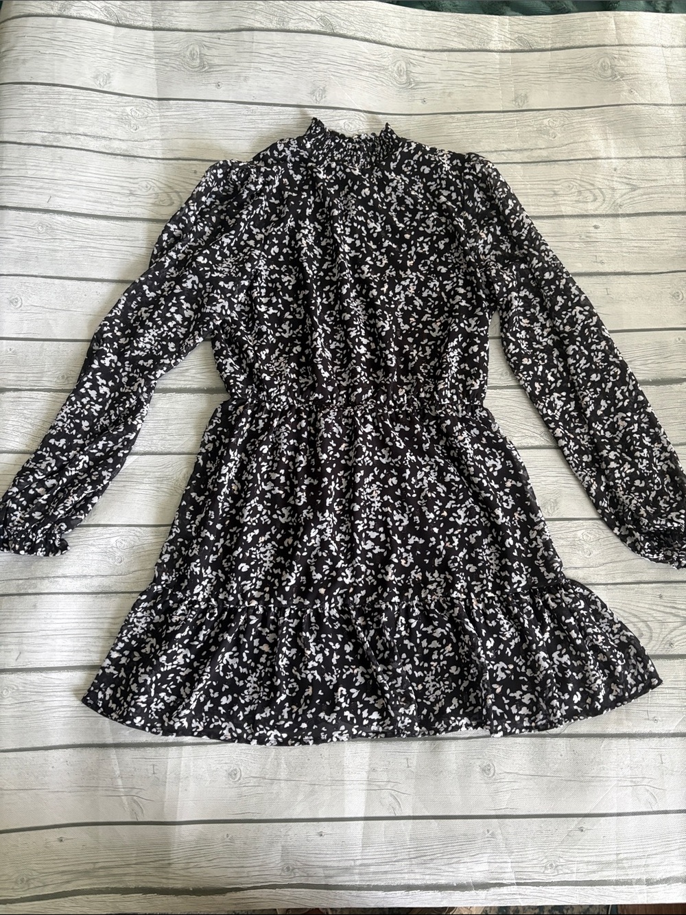 Francesca's Collections Black & White Floral Long Sleeve Ruffle Hem Dress